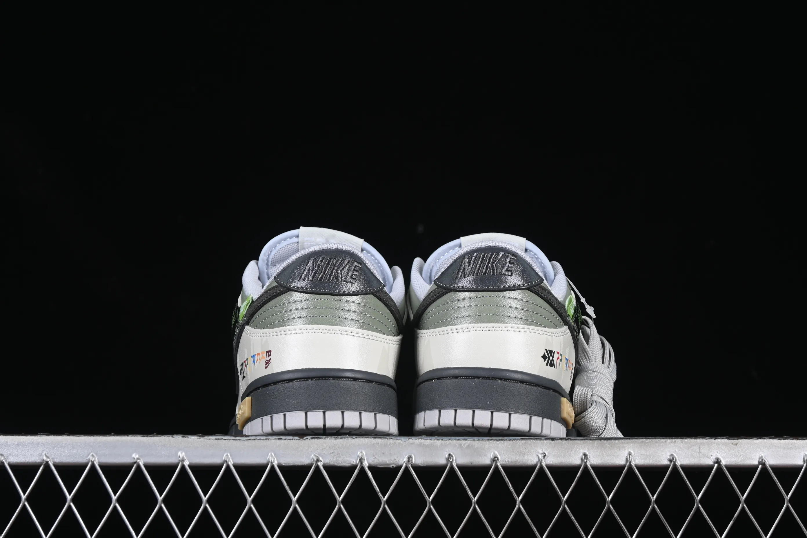 All Categories Nk SB Dunk Series Nk SB Dunk Low Low-top Sneakers Nk Dunk Retro "Grey Fog" Panda Prank Go to Tibet Heart of the Wilderness Gray Black Low-top Casual Sneakers DD1391-103